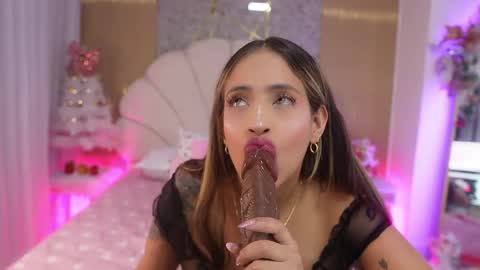 Manuela  online show from November 21, 3:30 am