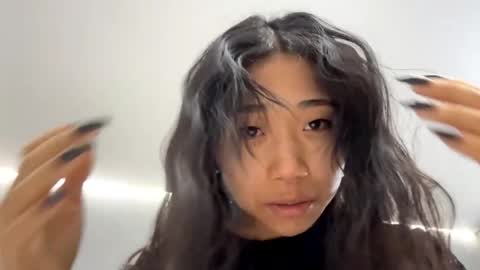 Mia online show from March 30, 10:20 pm