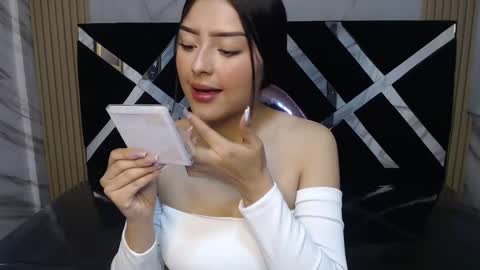 Live 800am 200pm COLOMBIAN HOUR online show from February 5, 1:11 pm