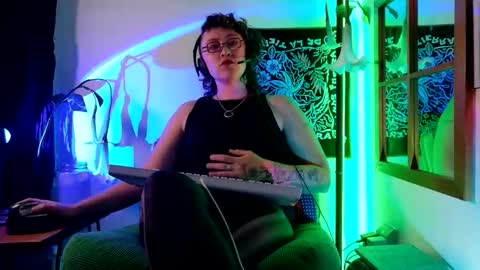 Mx. Anouk Divine online show from June 9, 2:22 am