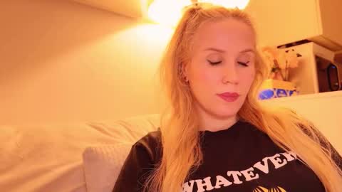 Mya-be Yours P online show from December 17, 10:14 pm