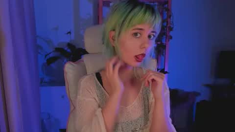 MylaFlores online show from February 6, 12:14 am