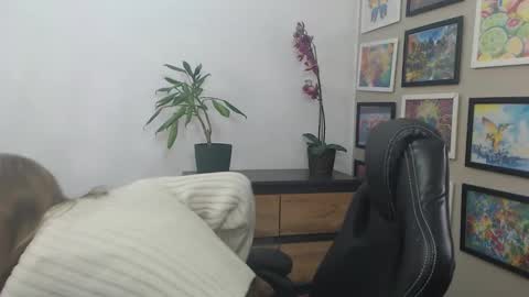 Erica online show from October 22, 8:30 am