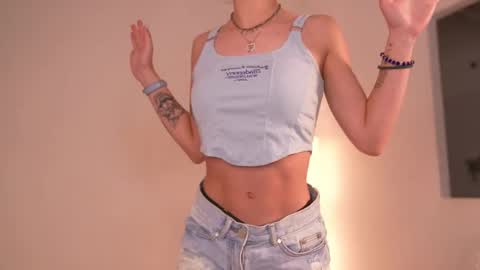 Snapshot of mystica_ chatting on October 22, 9:47 am MILLI online show from October 22, 9:47 am