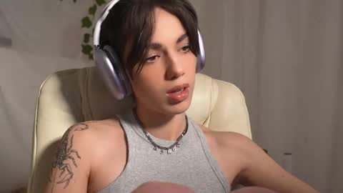Snapshot of mystica_ chatting on October 23, 9:48 am MILLI online show from October 23, 9:48 am