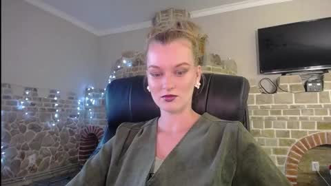 mysticvenus_ online show from September 16, 2:58 pm