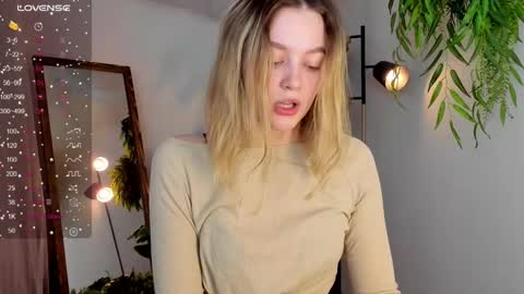 Eva  online show from February 4, 2:53 pm