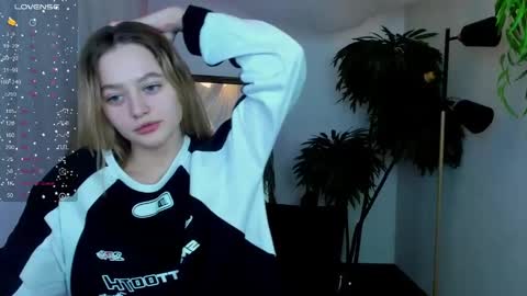 Eva  online show from January 18, 12:04 pm