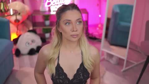 Nadia online show from February 19, 6:02 am