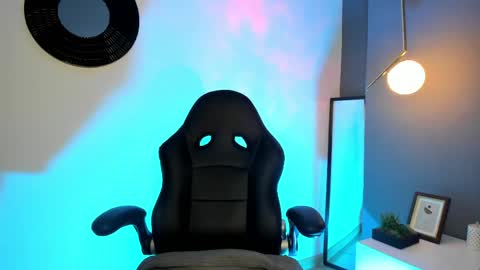 naff_eratu online show from April 3, 8:40 pm