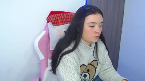 nahia cute     only   online show from December 3, 9:39 pm