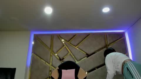 Snapshot of nahia_low chatting on February 20, 3:01 am  Valeria  online show from February 20, 3:01 am