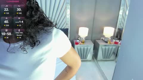 Nahiara Gray online show from October 8, 8:35 pm