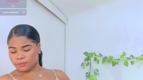 NahiaraReina  online show from December 5, 3:13 pm