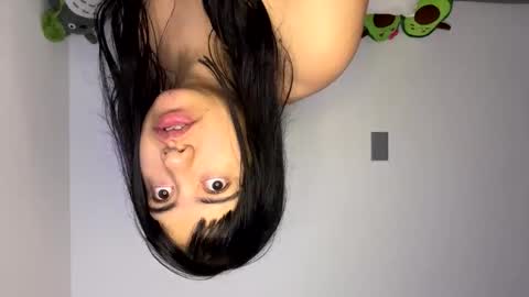 nahomy online show from April 14, 12:16 pm