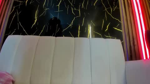 nahomy_smith23_aws online show from October 4, 12:05 am