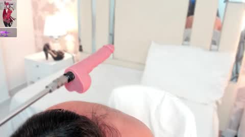 Nahomy Roberts online show from January 17, 8:44 am