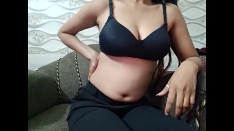 Snapshot of naina00123 chatting on March 5, 9:49 am Naina online show from March 5, 9:49 am