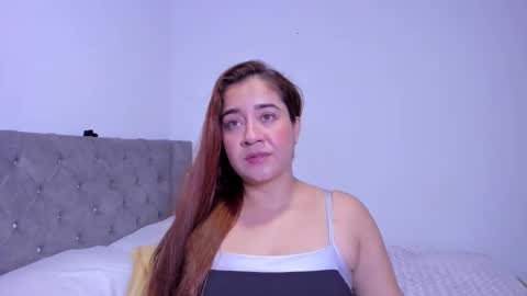 Natalia Flores online show from February 4, 12:24 am