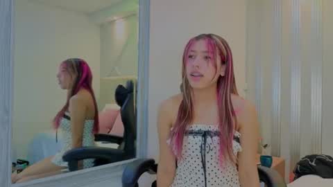 nami_sweet_ online show from October 19, 2:30 pm