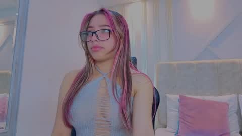 nami_sweet_ online show from October 9, 9:46 am