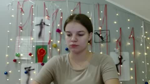 Nana online show from December 1, 8:07 am