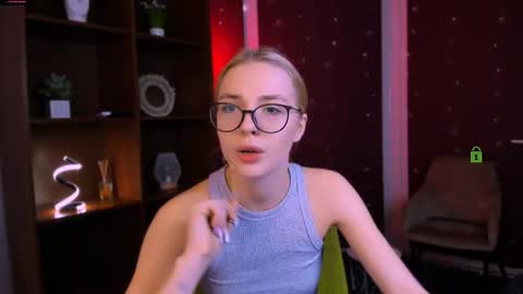 nana_sol online show from November 30, 9:24 am