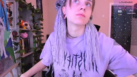 Monday-Friday 12-4 AM and 6-9 AM New York time online show from December 30, 8:54 am