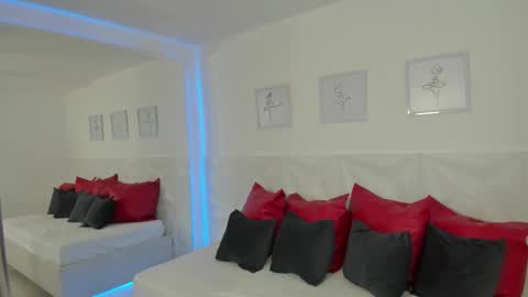 Naomi Amoretti online show from February 25, 4:49 pm