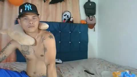 Mia online show from October 17, 11:30 pm