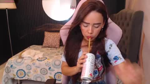 Naomis online show from May 4, 7:06 pm