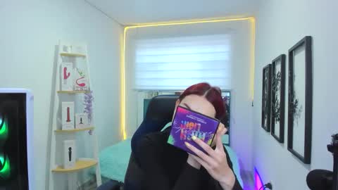 naomy online show from October 30, 8:54 pm