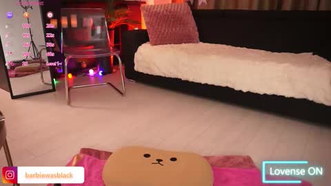 naomyblackbarbie online show from December 3, 6:16 am