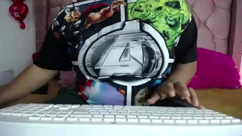 nat_evans8 online show from July 12, 11:05 pm