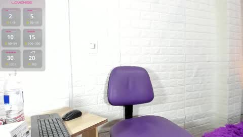 Natalia Kiss online show from October 17, 11:19 pm