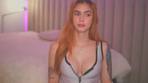 Snapshot of nataly_05 chatting on December 4, 11:46 pm anatalybee online show from December 4, 11:46 pm
