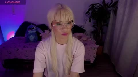 MissNatis online show from November 9, 3:02 am