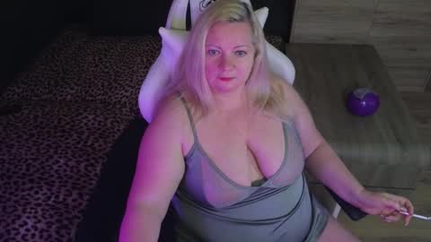 Snapshot of natascha1202 chatting on October 20, 8:34 pm Natalli online show from October 20, 8:34 pm