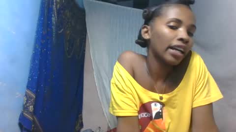 nathalia069 online show from June 24, 7:13 pm