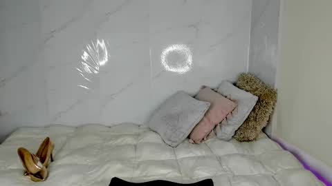 Nathalia    online show from November 15, 4:13 am