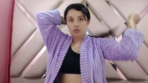 nathaly low online show from November 20, 3:07 am