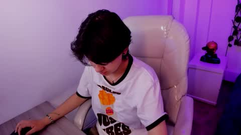 nathalyy_ds online show from February 5, 2:14 am