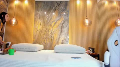 nathassa online show from March 6, 11:36 am