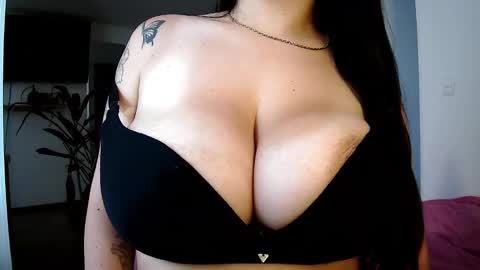 Nathaly Jones online show from March 4, 7:43 pm