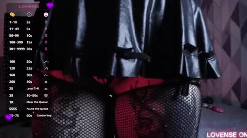 Gwen  online show from March 12, 6:29 am