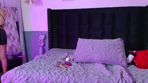 Gwen  online show from January 2, 7:07 pm