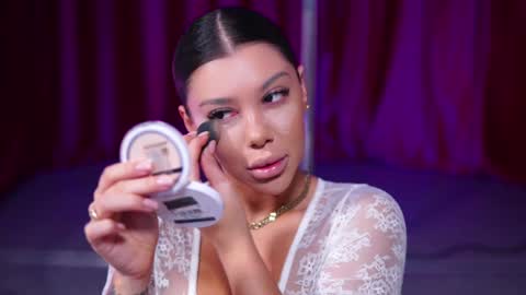 Snapshot of natydesiree chatting on December 7, 6:04 pm Naty online show from December 7, 6:04 pm