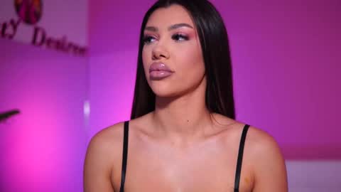 Snapshot of natydesiree chatting on March 4, 5:11 am Naty online show from March 4, 5:11 am