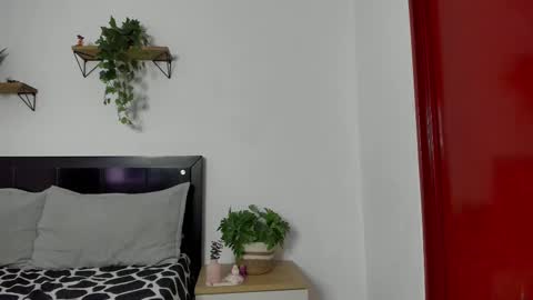 Emily online show from February 24, 8:47 pm