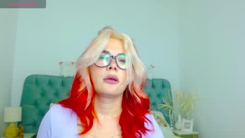 Snapshot of naughty_kittyy1 chatting on October 4, 8:02 pm Maria  online show from October 4, 8:02 pm